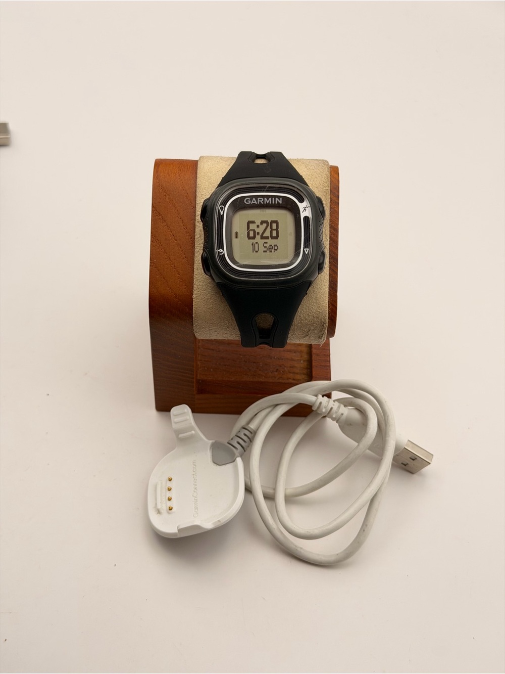 Garmin Forerunner 10, GPS, Smartwatch, Tested, New Bands, Charger, Sm, Rare